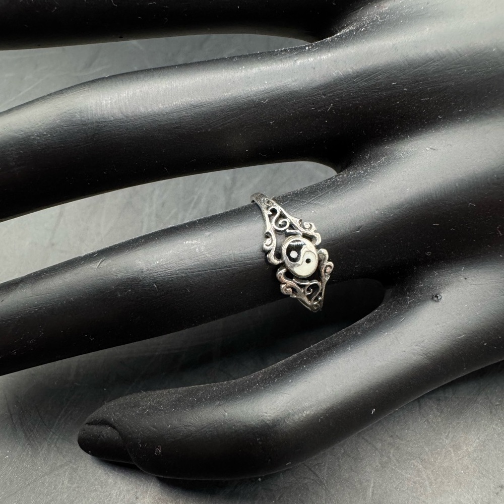 Elegant Silver 925 Yin Yang Ring size 6